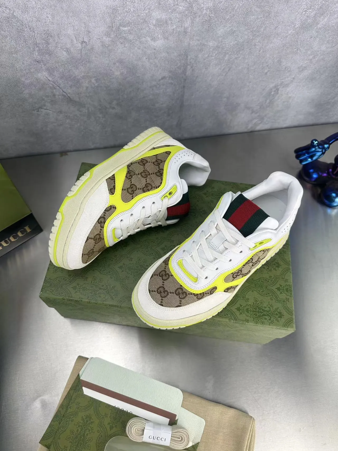 👟👟Ex-factory price 600👟👟 Gucci's latest hot-selling series of high and low-cut distressed couple's sneakers are shipped. The original version is purchased, developed and manufactured. This high-low top sneaker adopts a basketball-style silhouette design, cleverly integrated with hollow panels and distressed effects, showing its unique ingenuity. The ingenuity incorporates brand logo details such as interlocking Double G styling accessories and Gucci lettering, a low-key tribute to the brand's design heritage. Exquisite packaging at the delivery counter 🛍📦 ▪️ Fabric: Original customized imported first-layer cowhide ▪️ Inner lining: Imported first-layer cowhide ▪️ Sole: Original molded TPU sole ▪️ Sole thickness: 3cm ▪️ Size: 35-46 (Male 38 46 customized)